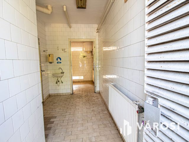 Üzlethelyiség Lenti központjában